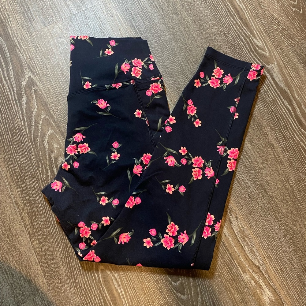 PINK LEGGINGS